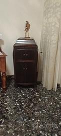 Grammofono a manovella con mobile porta dischi – V