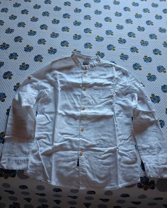 Camicia bianca.