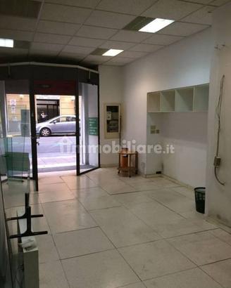 Immobile di 60 m² con 1 locale a Savona