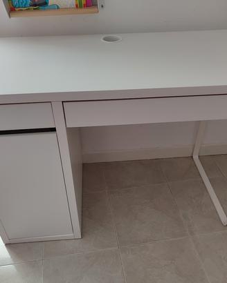 scrivania ikea