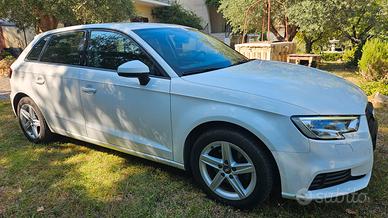 AUDI A3 Sportback GTRON METANO 3/19 Gancio traino 