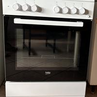 Piano cottura 4 fuochi a gas con forno BEKO