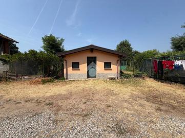 2 LOCALI A BESATE