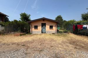 2 LOCALI A BESATE