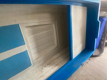 Barca per motore con remi in dotazione