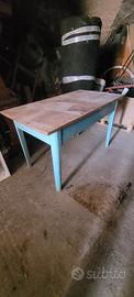Tavolo in legno 