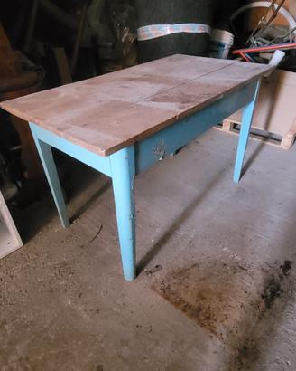 Tavolo in legno 