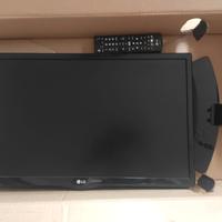 LG LED TV 55cm/22 22MT48VF + supporto a muro