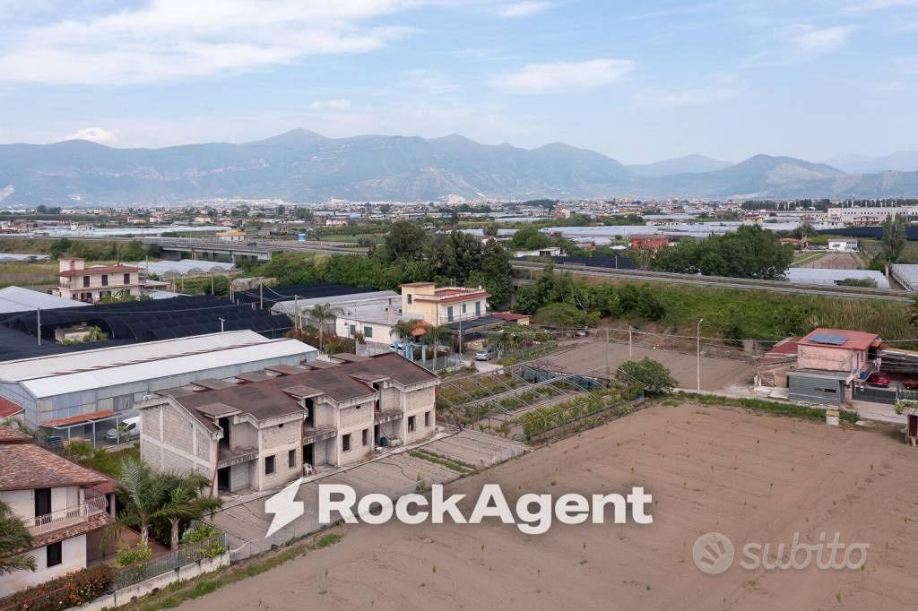 Rustico / Casale di 393 m² con 3 locali a Angri - Vista 3