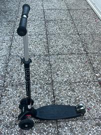 Monopattino Micro Maxi Nero Deluxe