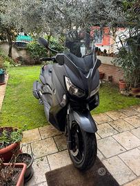 Yamaha X-Max 400 IronMax ABS