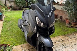 Yamaha X-Max 400 IronMax ABS