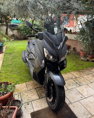 Yamaha X-Max 400 IronMax ABS