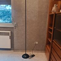 lampada da terra con varia luce 