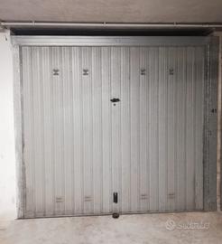 GARAGE a 100 mt dall'arco di Augusto