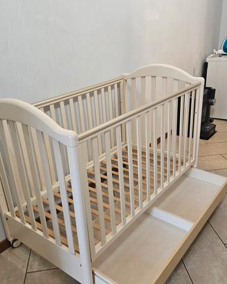 Letto bimbi 0–3 anni in legno bianco con contenito