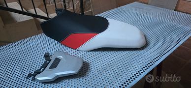 sella bassa Bmw 1250 Rally con portapacchi 