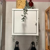 Mobiletto cubo bianco ferro