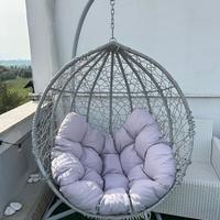 Sedia a domdolo sospesa