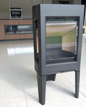 Stufa legna Jotul F 163 tre vetri verniciata nera