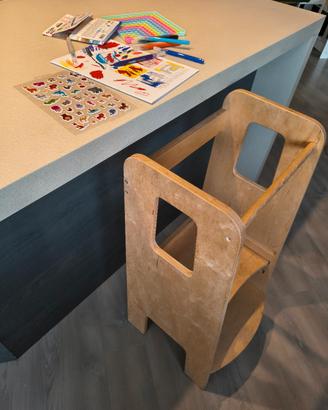 Torre di apprendimento Montessori in legno