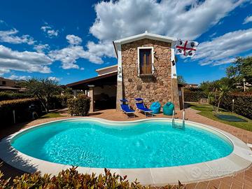 Villa con piscina privata SAN TEODORO A/C