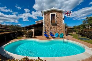 Villa con piscina privata SAN TEODORO A/C