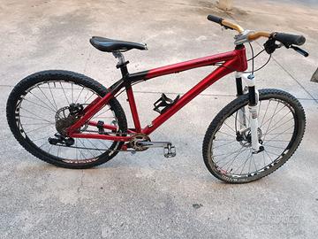 Mountain Bike Dartmoor - Manubrio Sixpack / Freni
