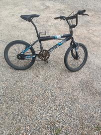 bicicletta BMX