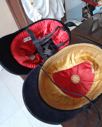 2 cappelli x equitazione