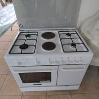Cucina a gas ed elettrica nuova