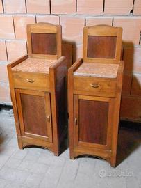 Coppia di Comodini in Noce chiaro