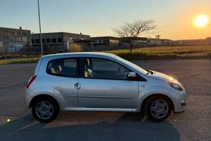 Bellissma Twingo neopatentati 85.000km