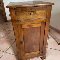 Comodino antico in noce massello