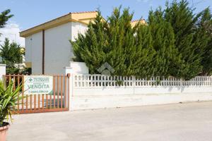VILLA A SCHIERA A MANFREDONIA