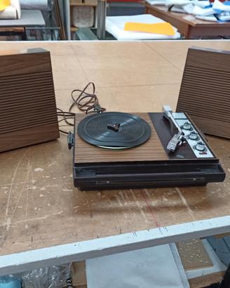 Giradischi stereo vintage portatile 