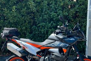 KTM 890 SMT - 2025 come nuova  + accessori