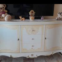 Stanza da pranzo classica