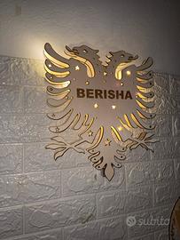 Flamuri i ber nga druri