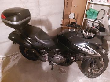 moto suzuki Vstrom 650