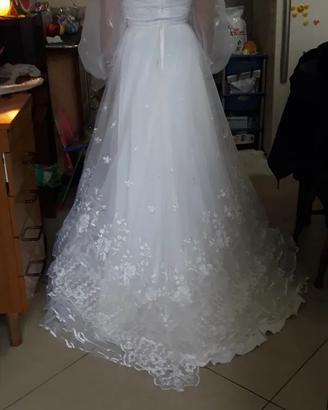 Abito da Sposa da Sogno – Eleganza Minimalista