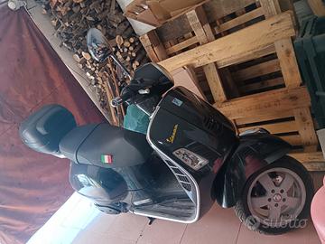 Vespa Granturismo 200L