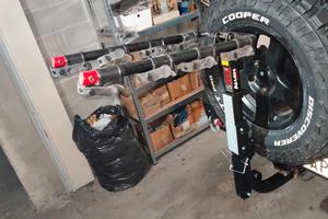 Portabici 4 posti per gancio USA (quadro)