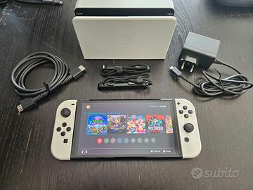 Nintendo Switch OLED + custodia