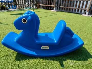 Cavallo a dondolo da giardino 