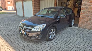 Opel Astra anno 2008  