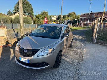 Lancia Ypsilon 1.2 69 CV 5 porte GPL Ecochic Gold 
