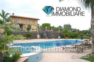 Esclusiva villa con piscina a Fiumefreddo