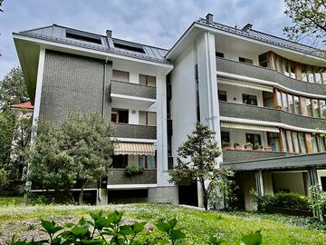 Quadrilocale con 2 balconi e garage in via Fago