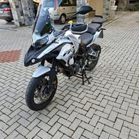 Benelli trk 502x
